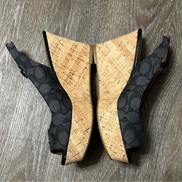 Coach Ferry Gray & Black Peep Toe Slingback Espadrille Wedge
Sandals Size 6.5 - Picture 3 of 10